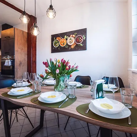 Apartment Grosszuegiges - Zentral - Kueche - Familienfreundlich