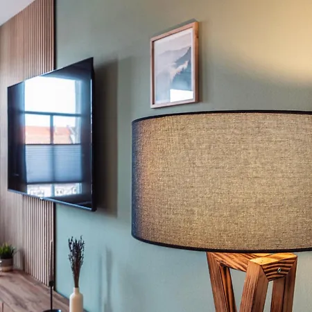 Grosszuegiges - Zentral - Kueche - Familienfreundlich شقة *